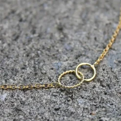 Interlocking Circles Necklace